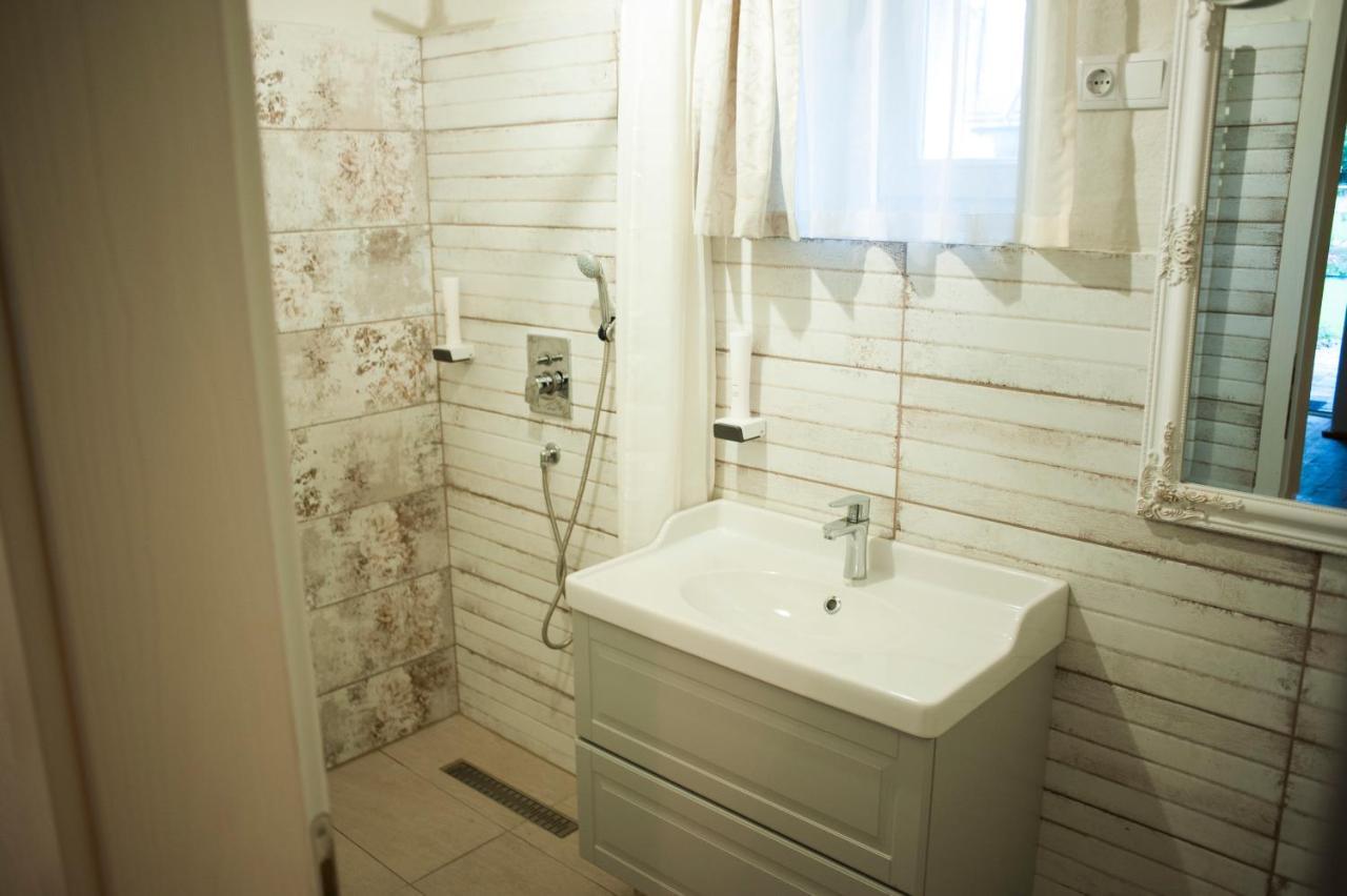 Pajta Apartman Es Vendeghaz Tata Dış mekan fotoğraf