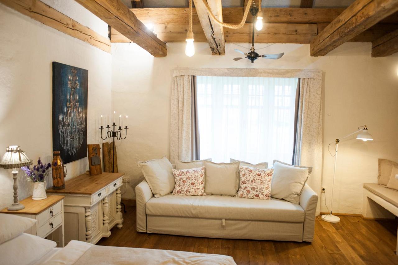 Pajta Apartman Es Vendeghaz Tata Dış mekan fotoğraf