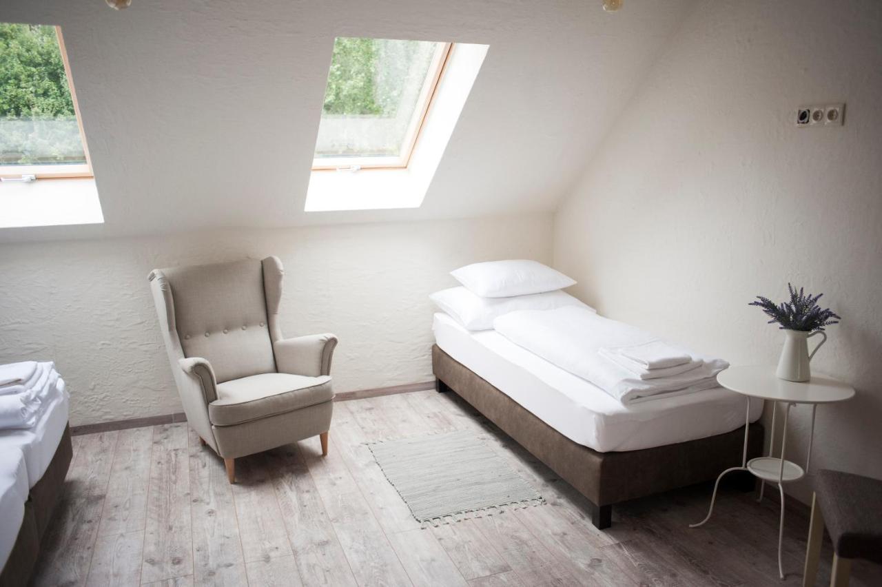 Pajta Apartman Es Vendeghaz Tata Dış mekan fotoğraf